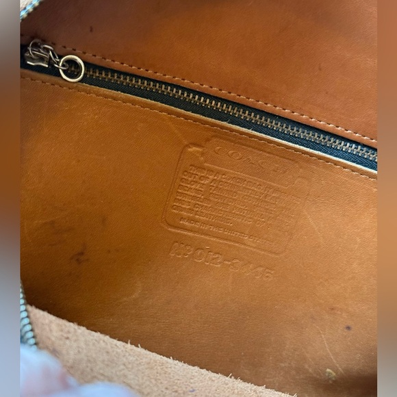 Vintage Chadwick Bowler Bag 012-3445 in British tan. Crossbody/dual short handle - Picture 16 of 16